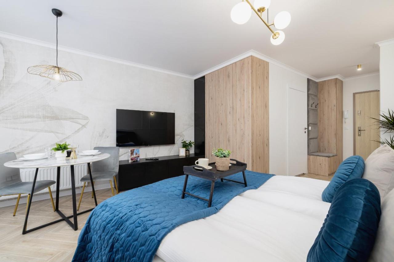 Elegant Szpakowa 10 With 2 Parking Spaces & Terrace By Renters Krakow