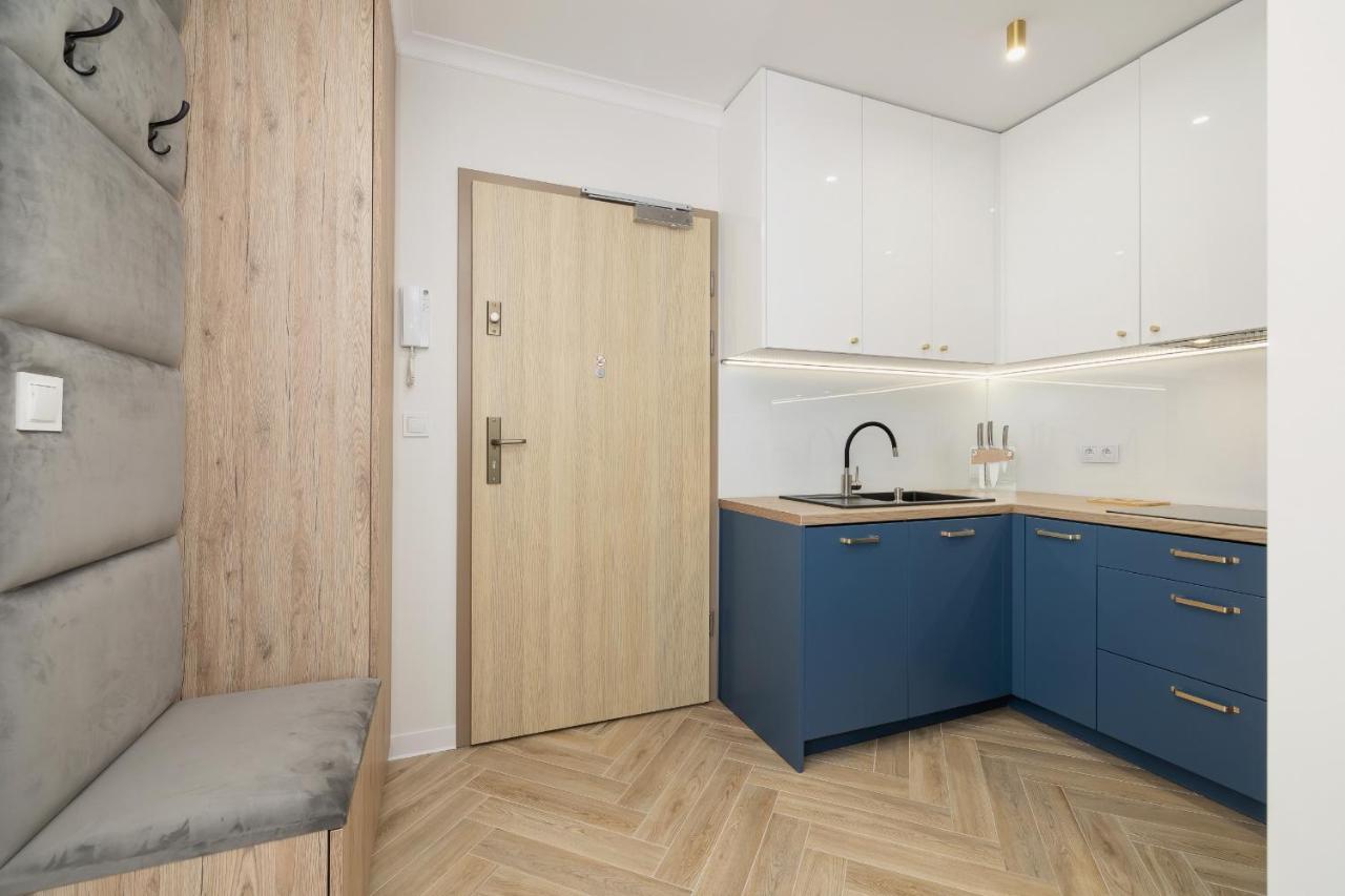 Apartment Elegant Szpakowa 10 With 2 Parking Spaces & Terrace By Renters